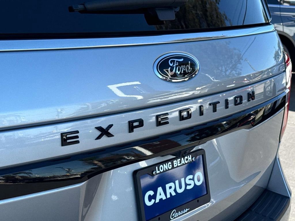Certified 2022 Ford Expedition Limited image 6