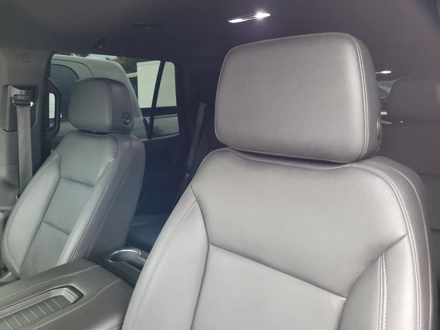 Used 2023 Chevrolet Tahoe Z71 w/ Luxury Package AWD/4WD image 19