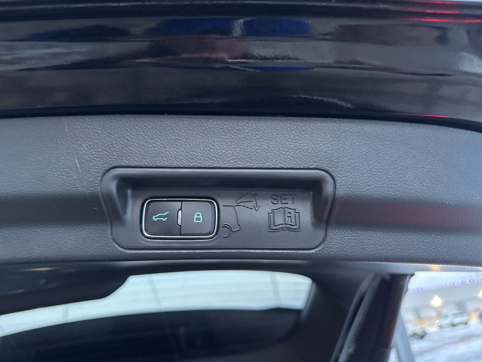 Certified 2024 Ford Explorer Limited w/ Limited Technology Package image 45