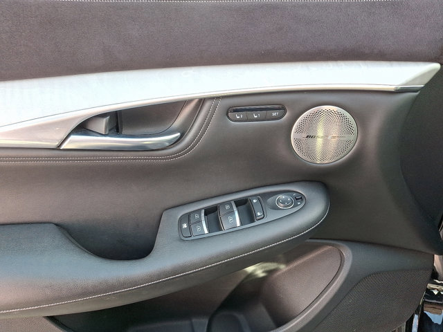 Used 2019 INFINITI QX50 Essential w/ Sensory Package image 13