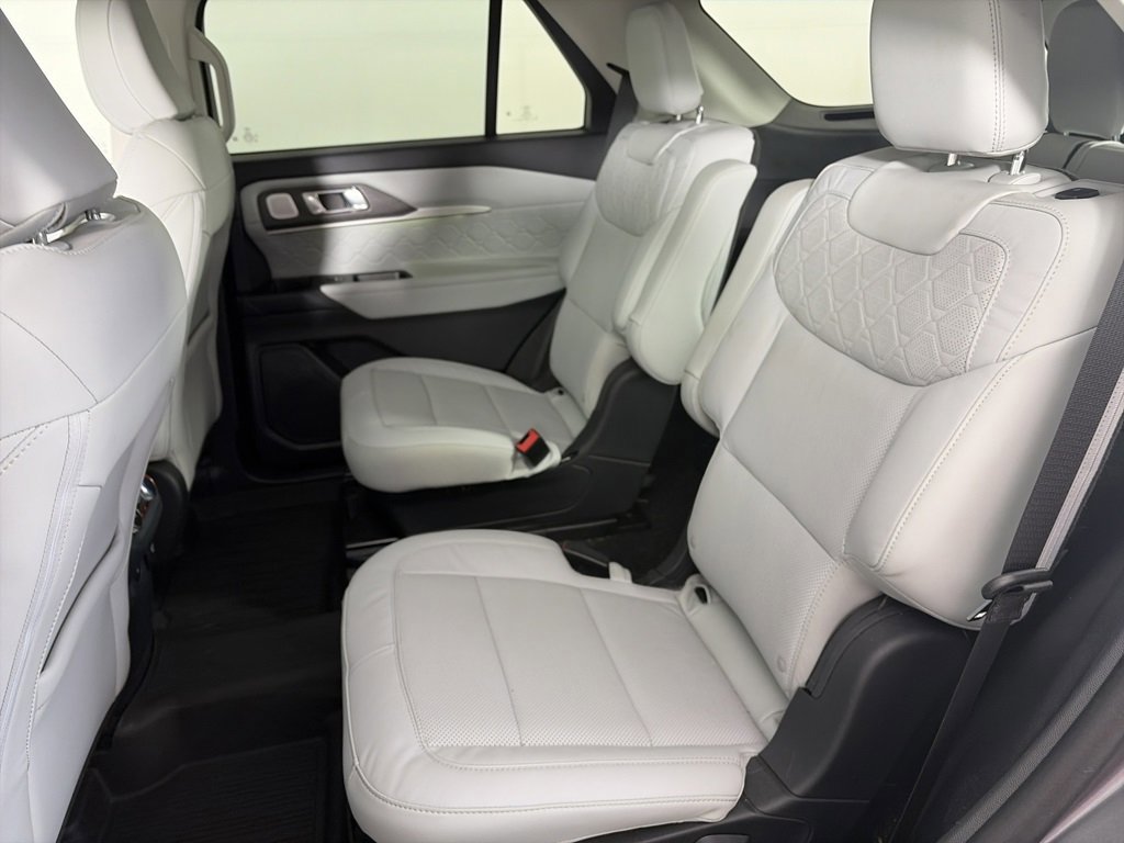 Certified 2025 Ford Explorer Platinum w/ LUX Leather Package image 13