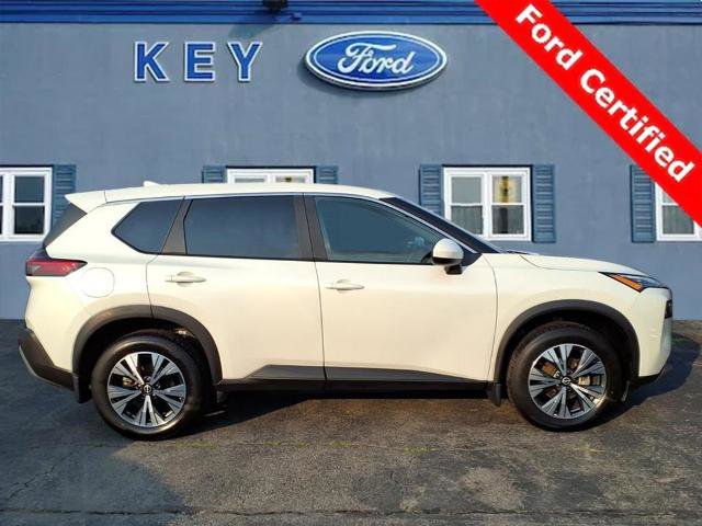 Used 2023 Nissan Rogue SV image 2