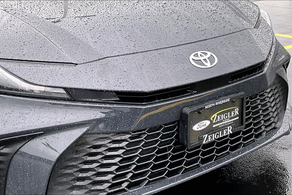 Used 2025 Toyota Camry SE FWD image 29