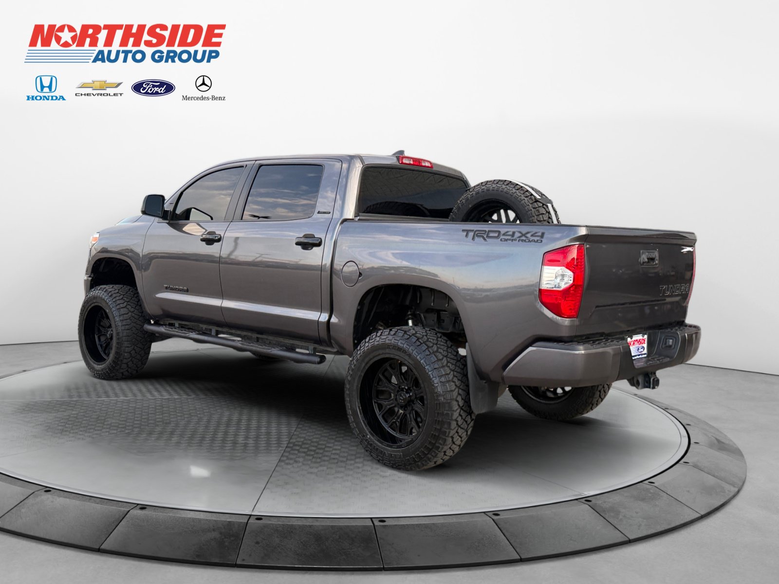 Used 2021 Toyota Tundra Limited w/ Nightshade Special Edition AWD/4WD image 5