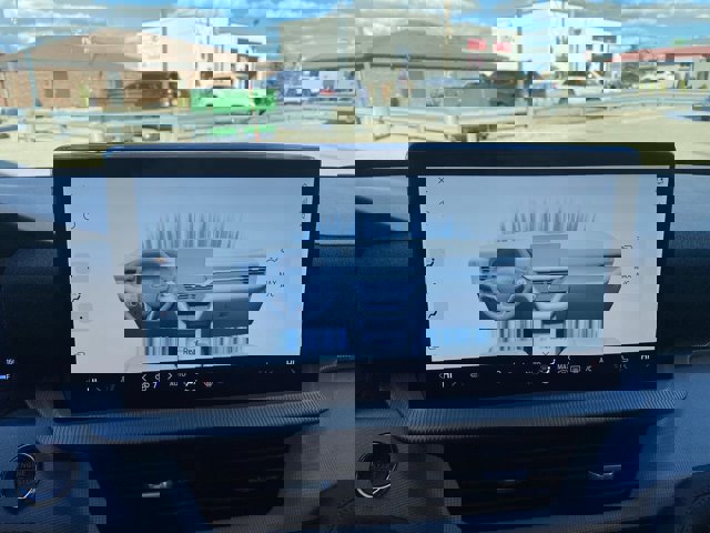 Certified 2025 Ford Explorer Active image 18