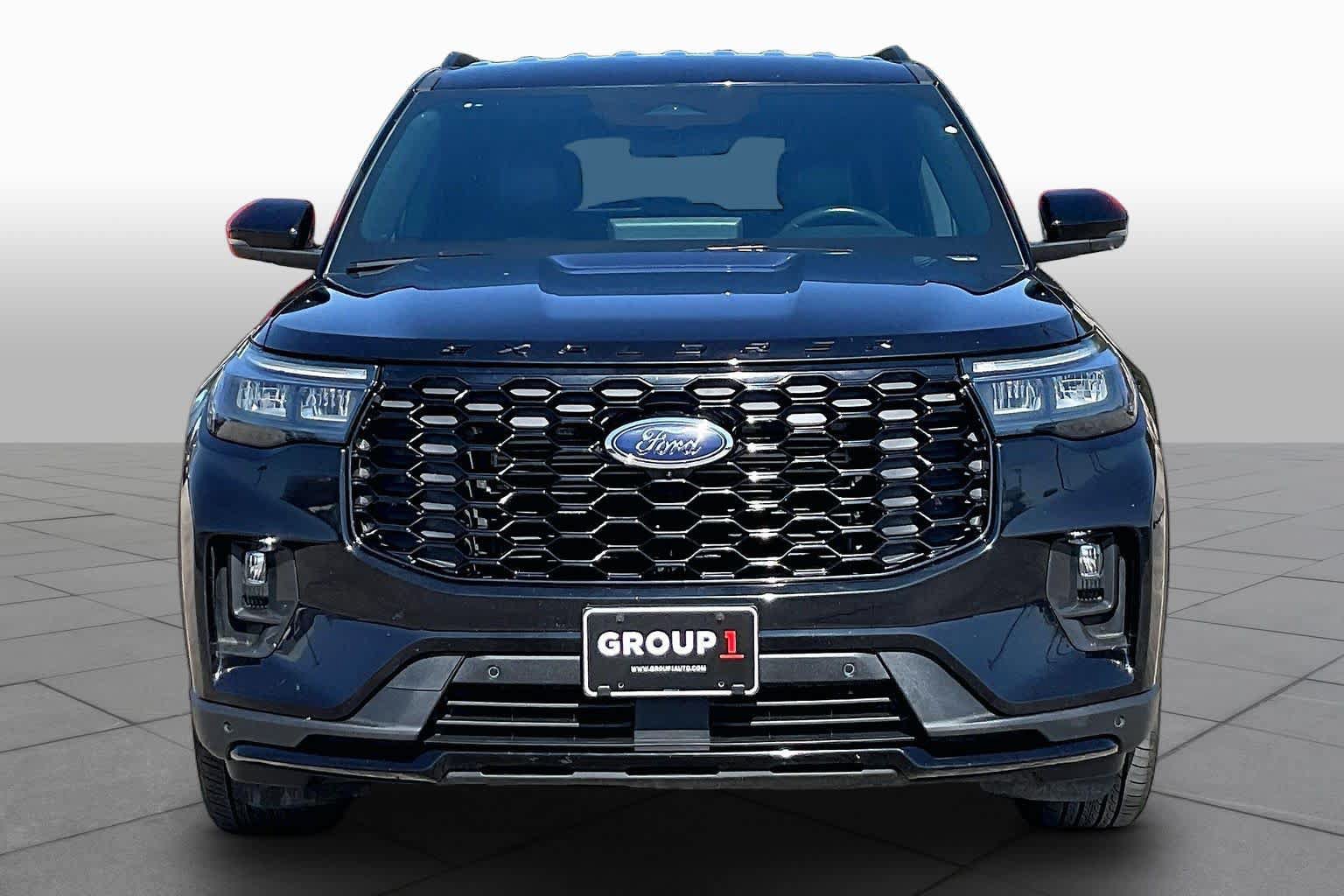 Certified 2025 Ford Explorer ST-Line AWD/4WD image 4