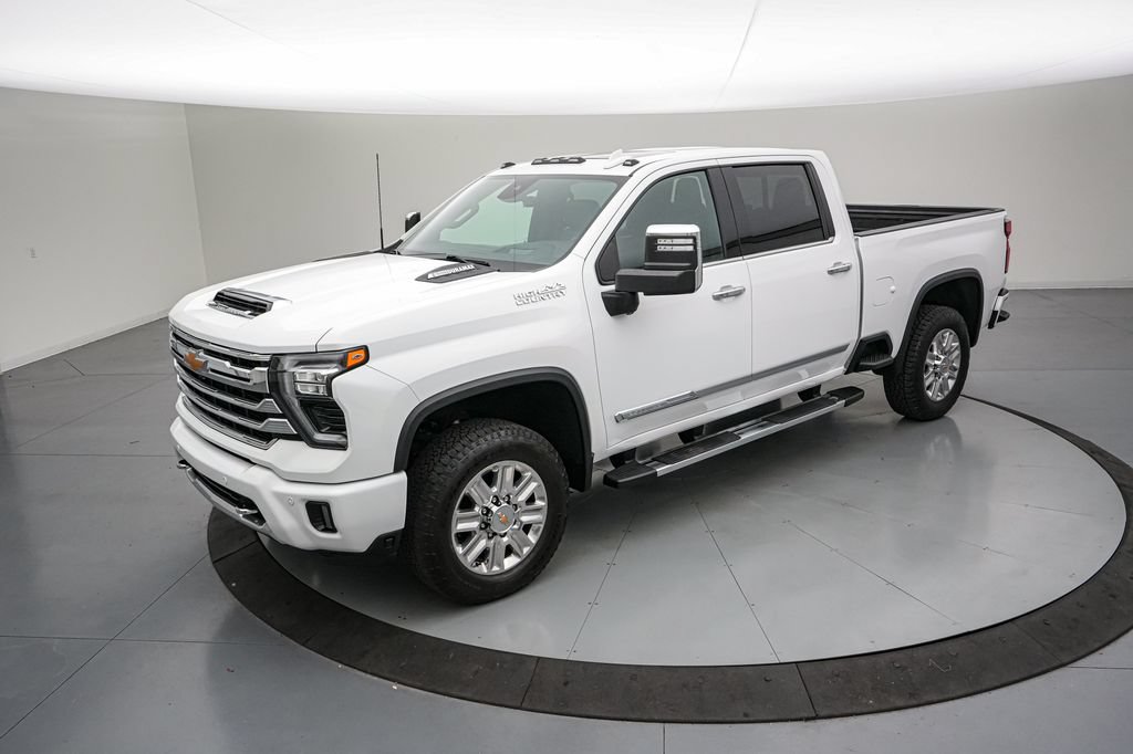 Used 2024 Chevrolet Silverado 2500 High Country w/ Technology Package AWD/4WD image 9