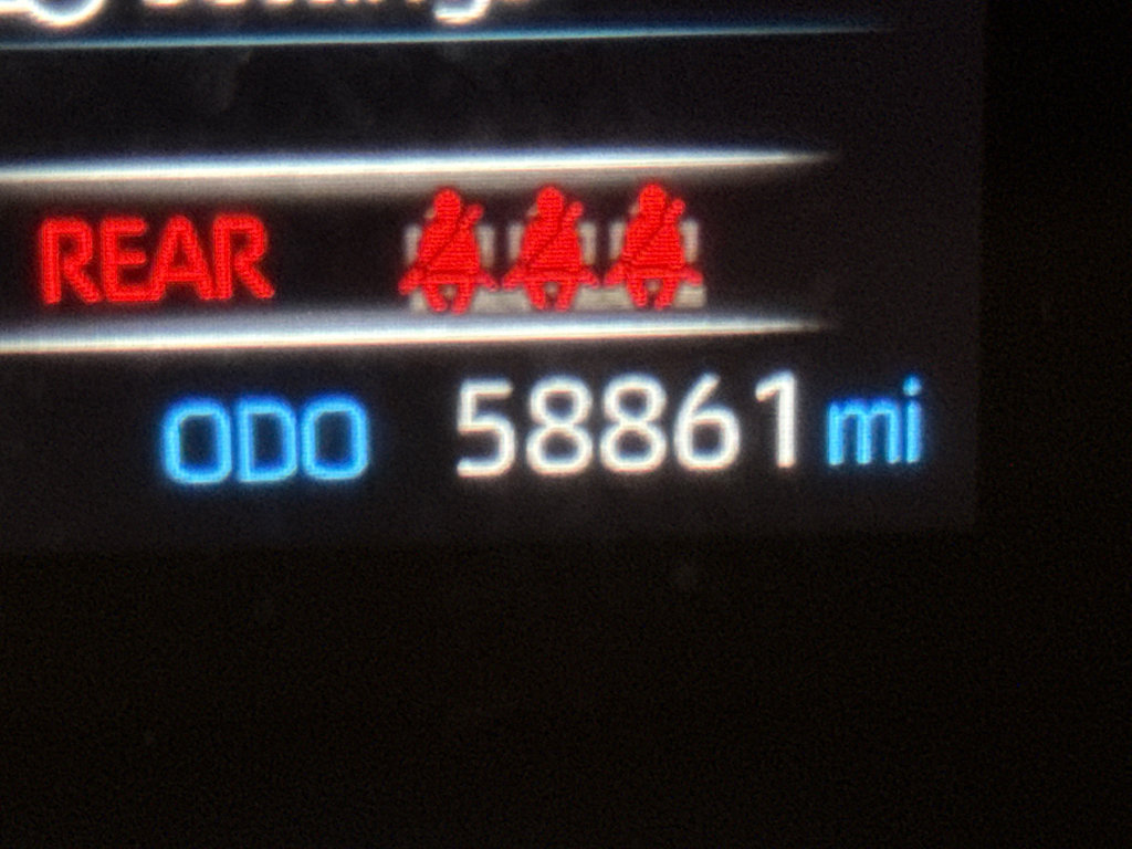 Used 2022 Toyota RAV4 LE image 17