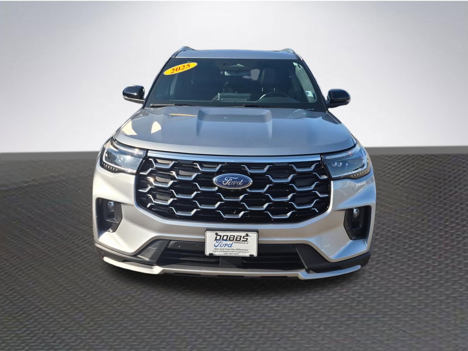 Certified 2025 Ford Explorer Platinum image 2