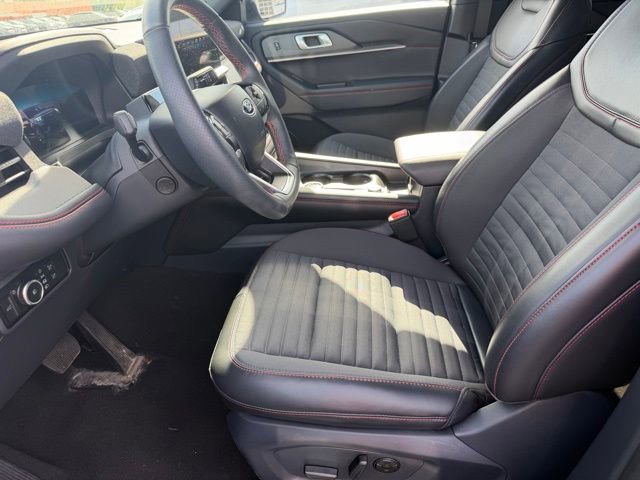 Certified 2025 Ford Explorer ST-Line w/ Premium Package AWD/4WD image 4
