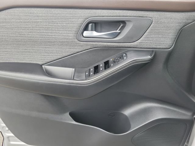 Used 2023 Nissan Rogue SV image 20