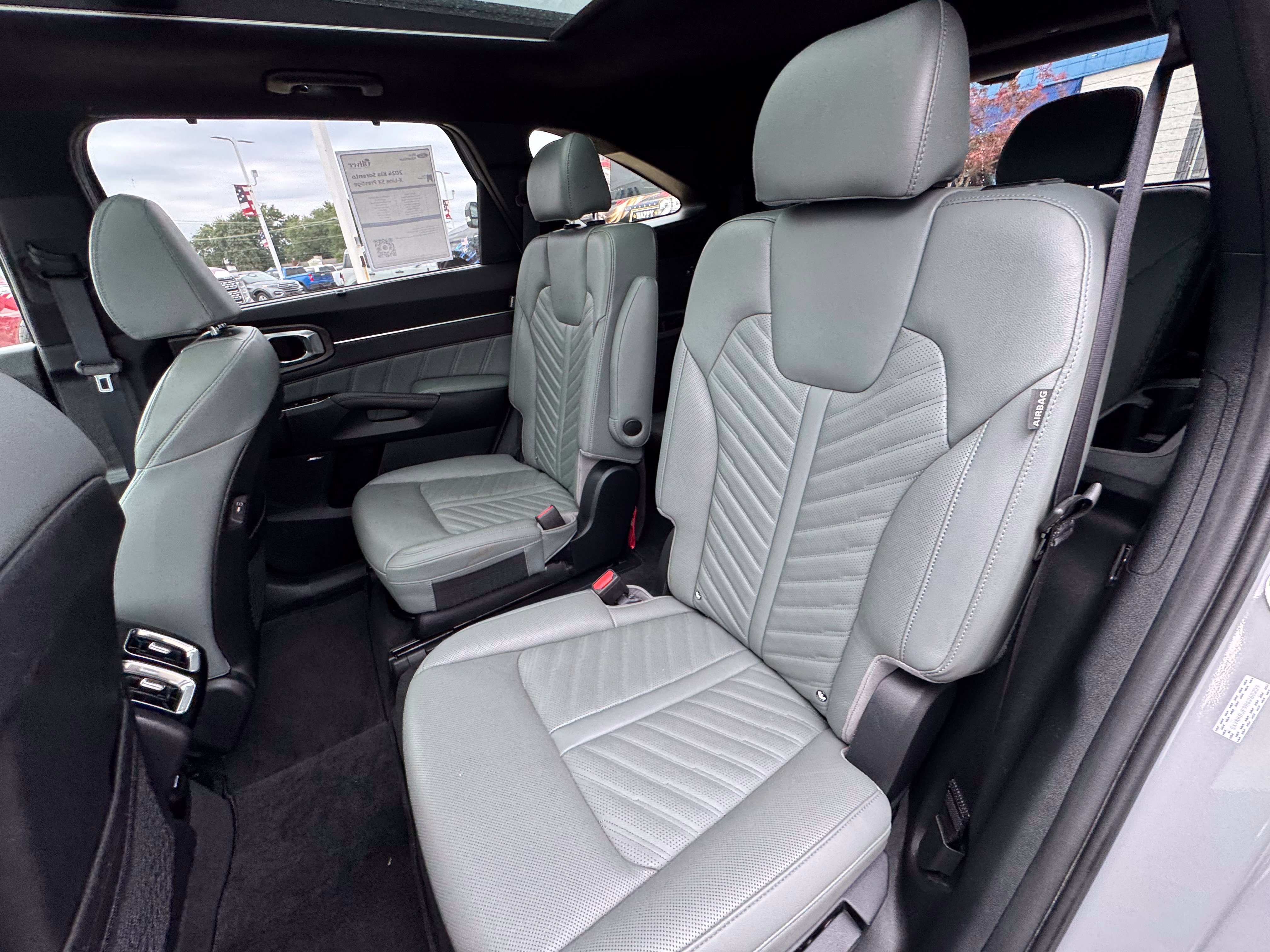 Used 2024 Kia Sorento SX Prestige w/ Sage Leather Package AWD/4WD image 25