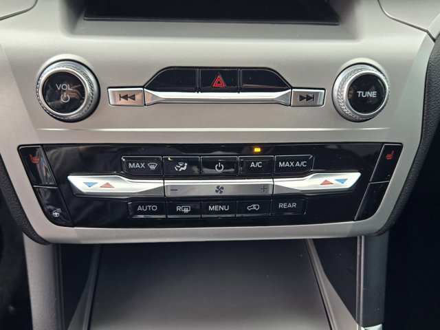 Certified 2022 Ford Explorer XLT w/ Equipment Group 202A image 15