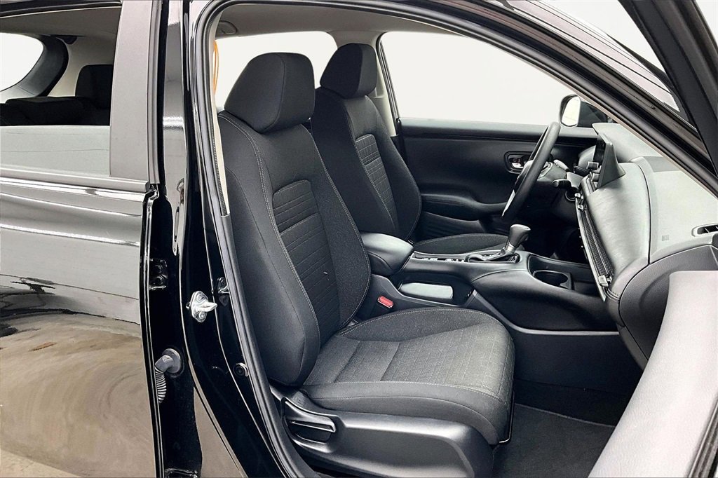 Used 2025 Honda HR-V LX image 7