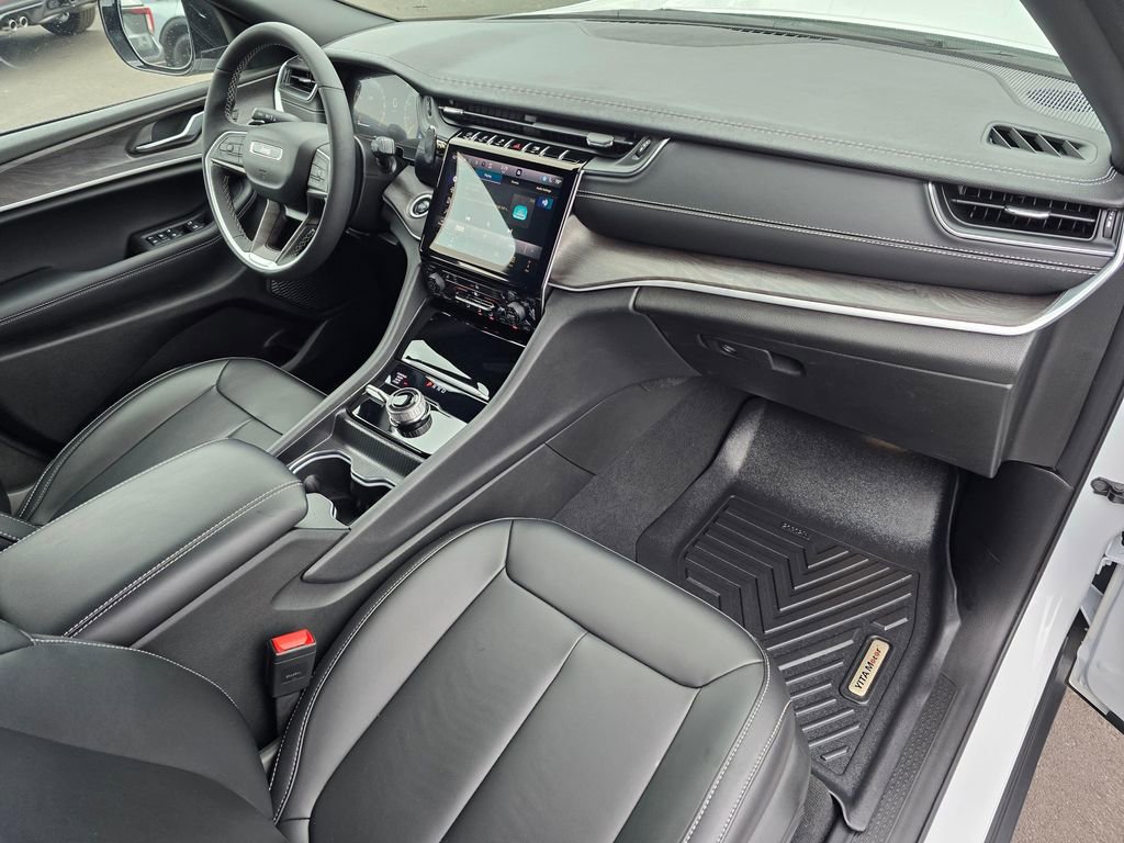 Used 2025 Jeep Grand Cherokee L Limited w/ Trailer Tow Package image 16