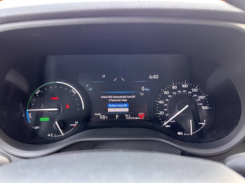 Used 2025 Toyota Sienna LE FWD image 32