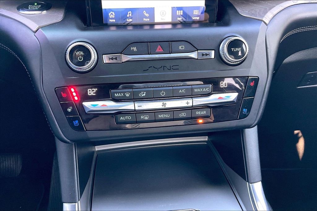 Certified 2020 Ford Explorer Platinum w/ Premium Technology Package image 34