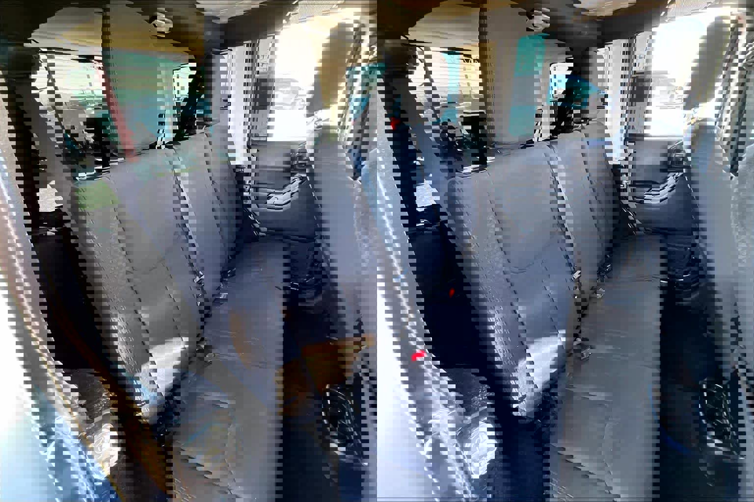 Used 2018 Jeep Wrangler Unlimited Sport S image 19