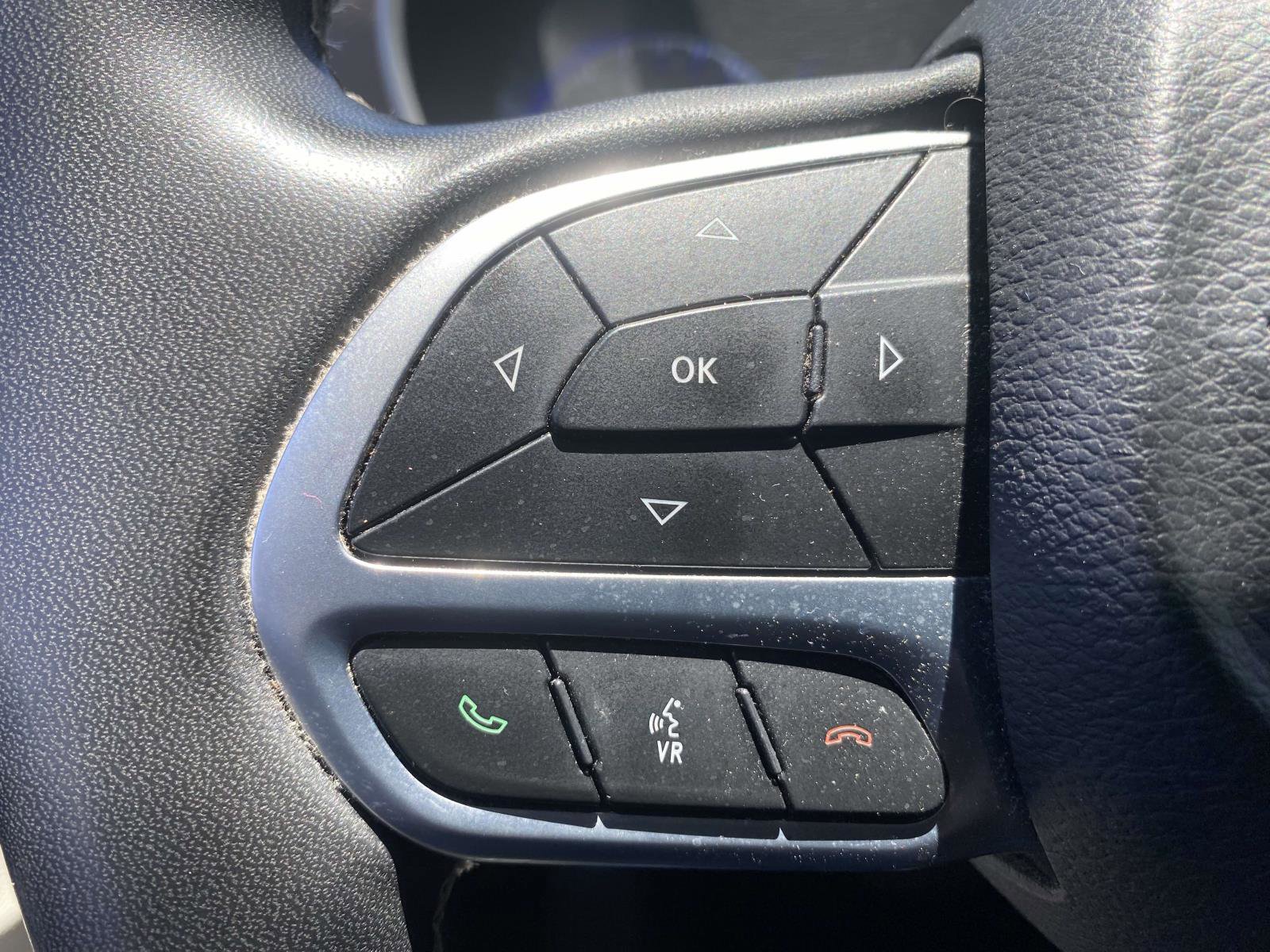 Used 2022 Chrysler Voyager LX FWD image 19
