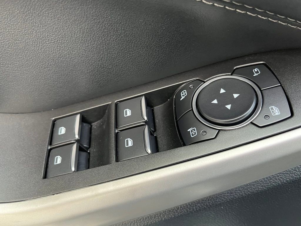 Certified 2022 Ford Explorer XLT w/ Equipment Group 202A image 22