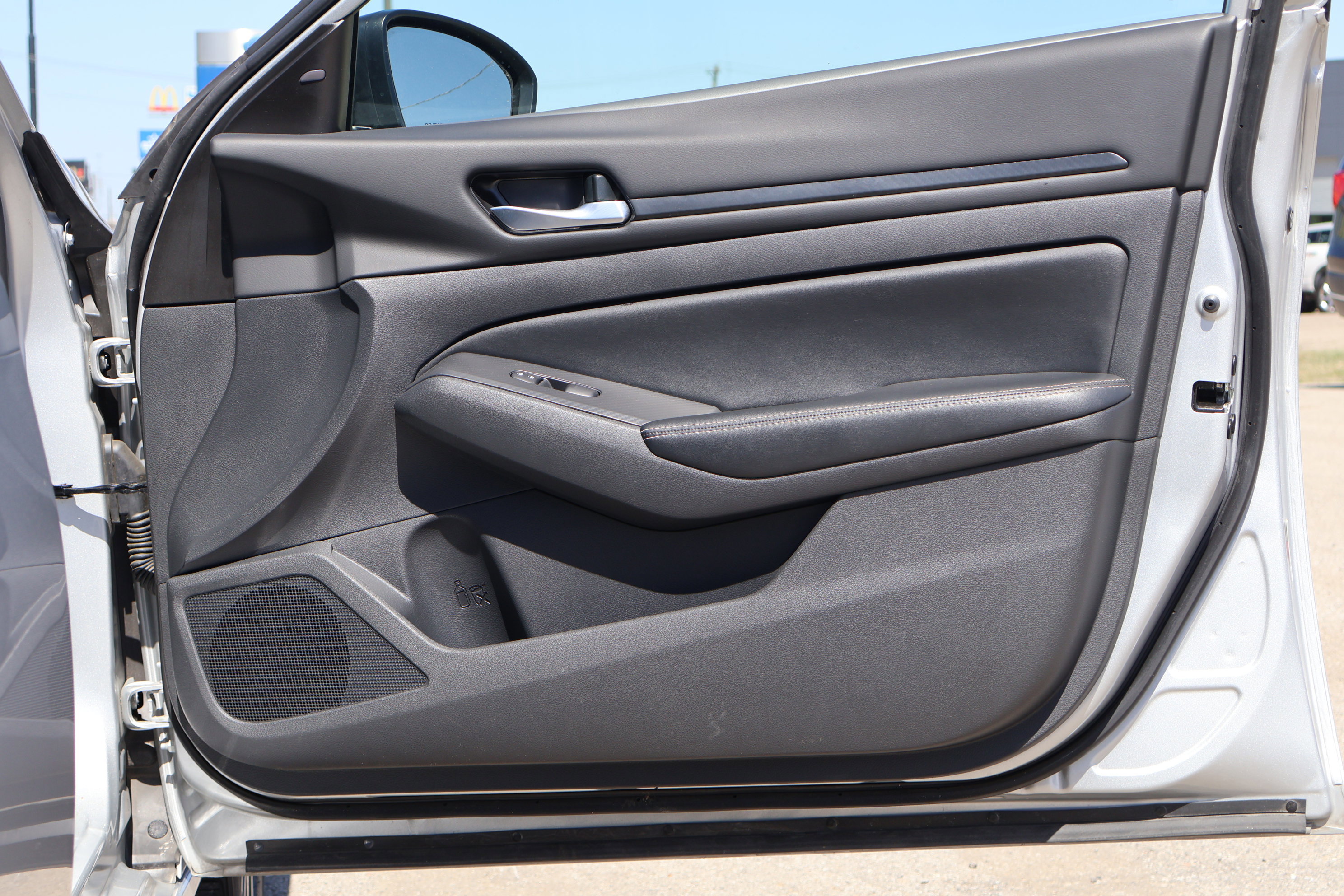 Used 2024 Nissan Altima 2.5 SV image 34