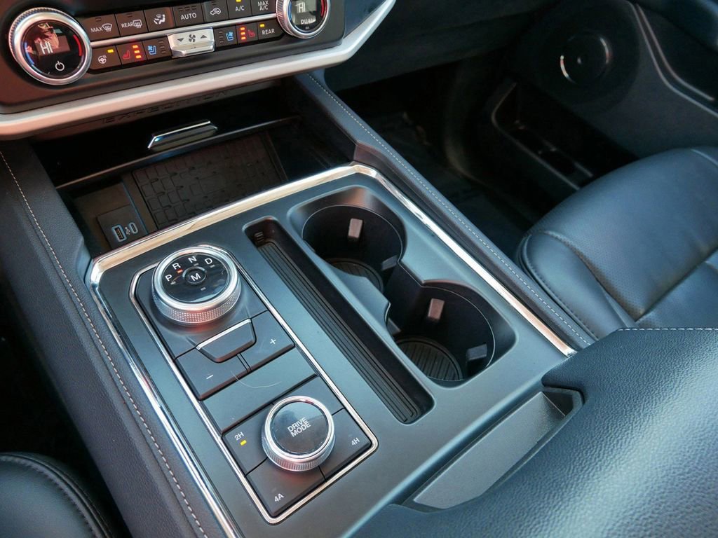 Certified 2024 Ford Expedition XLT image 26