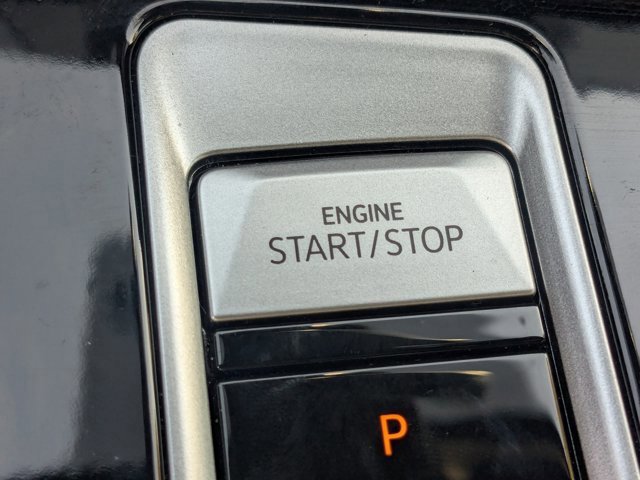 Used 2024 Volkswagen Atlas Cross Sport SE image 28