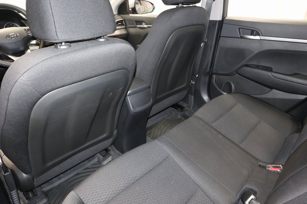 Used 2020 Hyundai Elantra SE w/ Winter Weather Package image 17