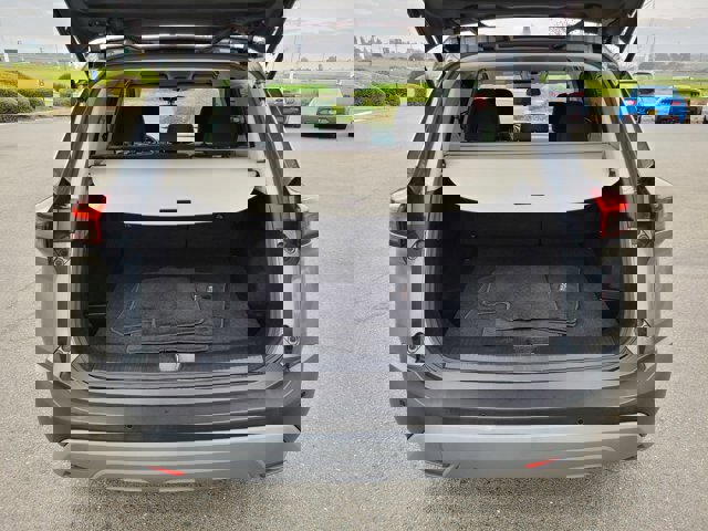 Used 2022 Nissan Rogue SV image 10