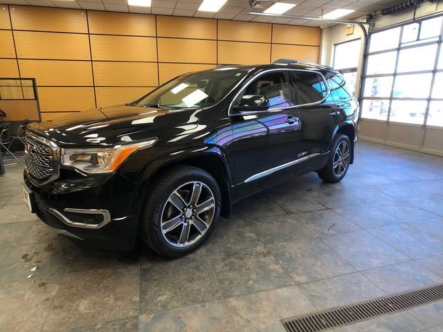 Used 2019 GMC Acadia Denali w/ Technology Package AWD/4WD image 3