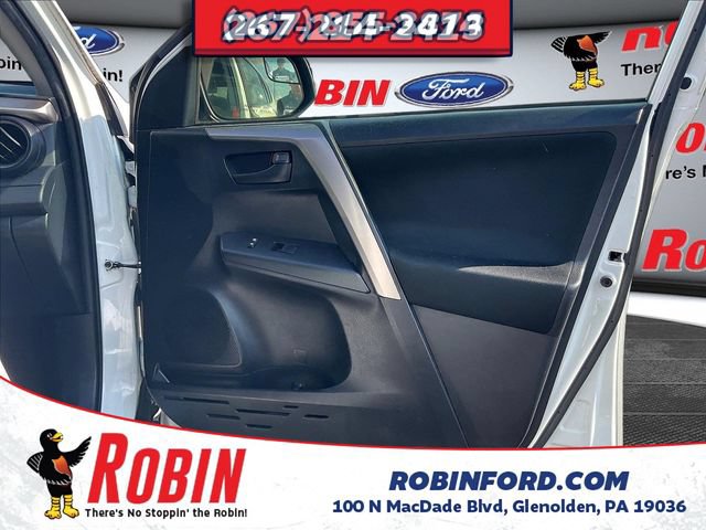 Used 2018 Toyota RAV4 LE w/ All Weather Liner Package AWD/4WD image 28