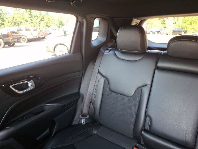 Used 2024 Jeep Compass Trailhawk AWD/4WD image 12