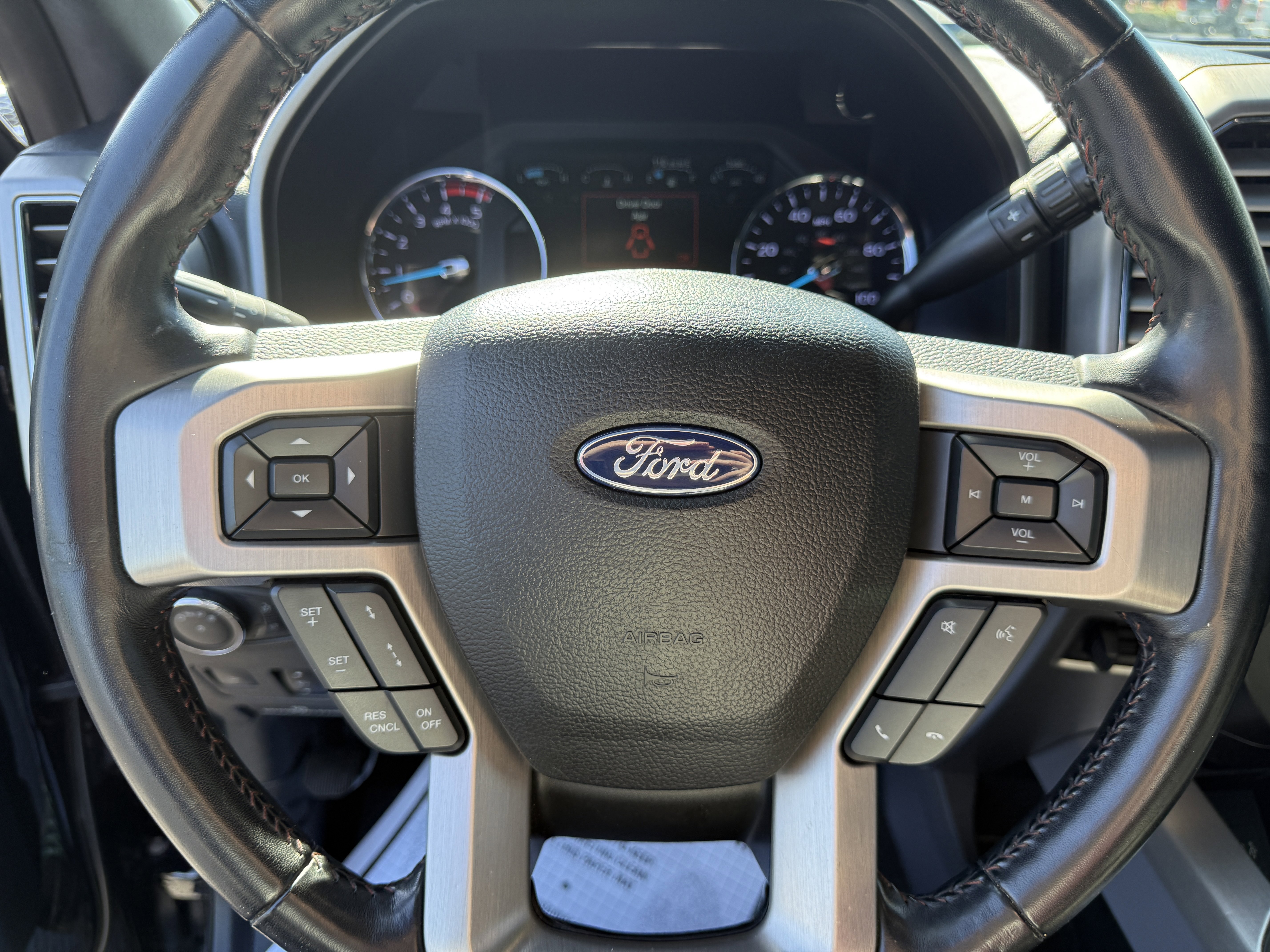 Certified 2018 Ford F250 Platinum w/ Platinum Ultimate Package image 28