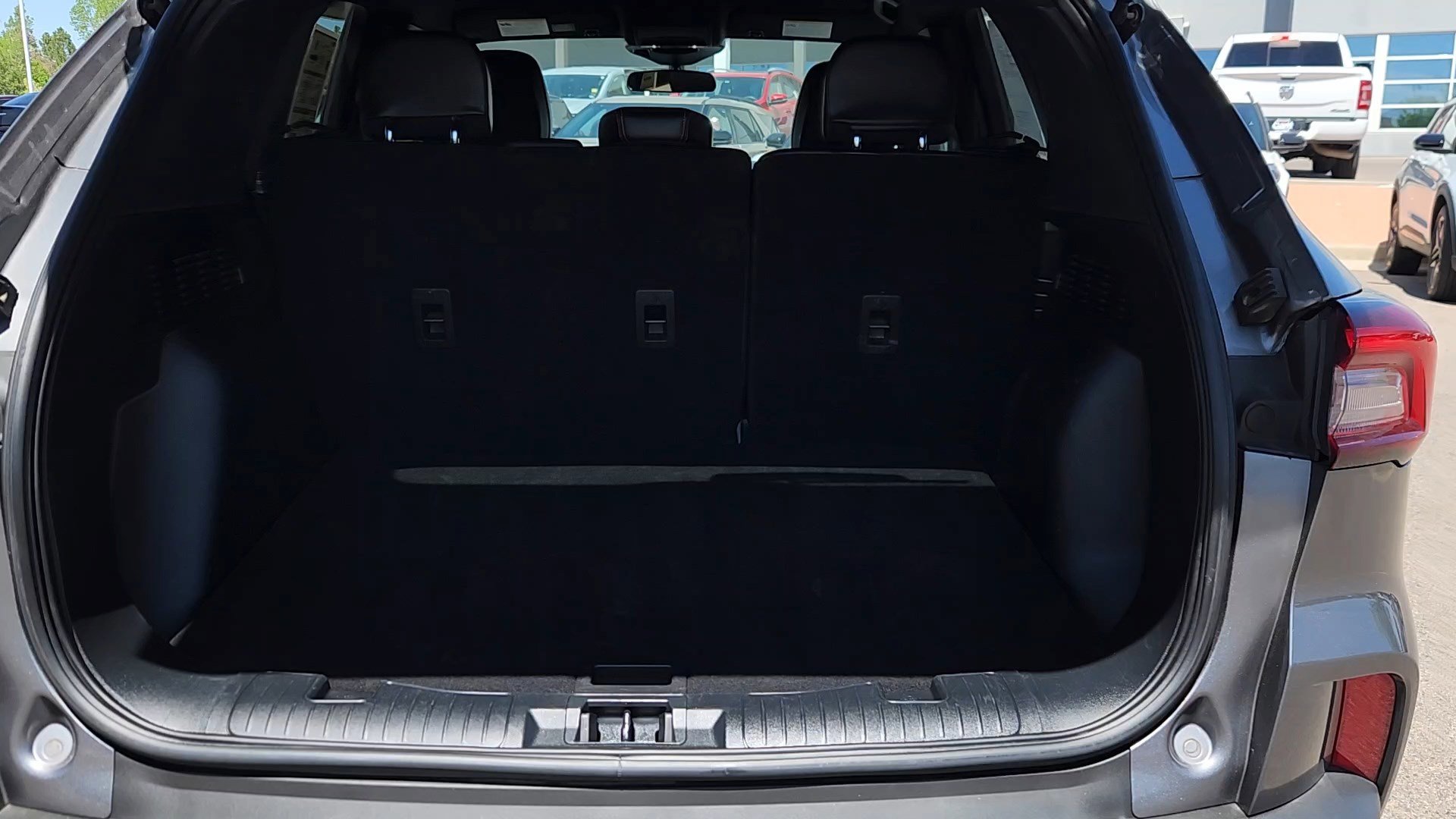 Certified 2025 Ford Escape ST-Line AWD/4WD image 38