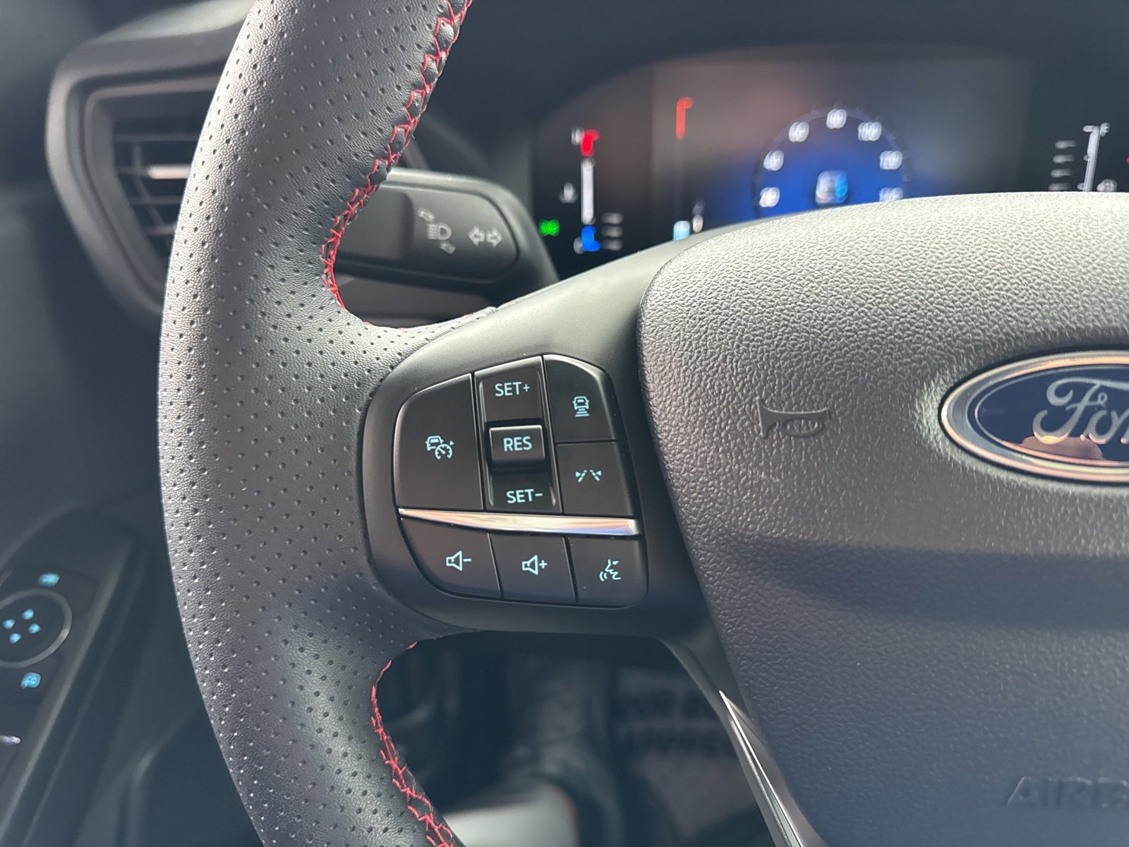 Certified 2024 Ford Escape ST-Line w/ Tech Pack #1 image 24