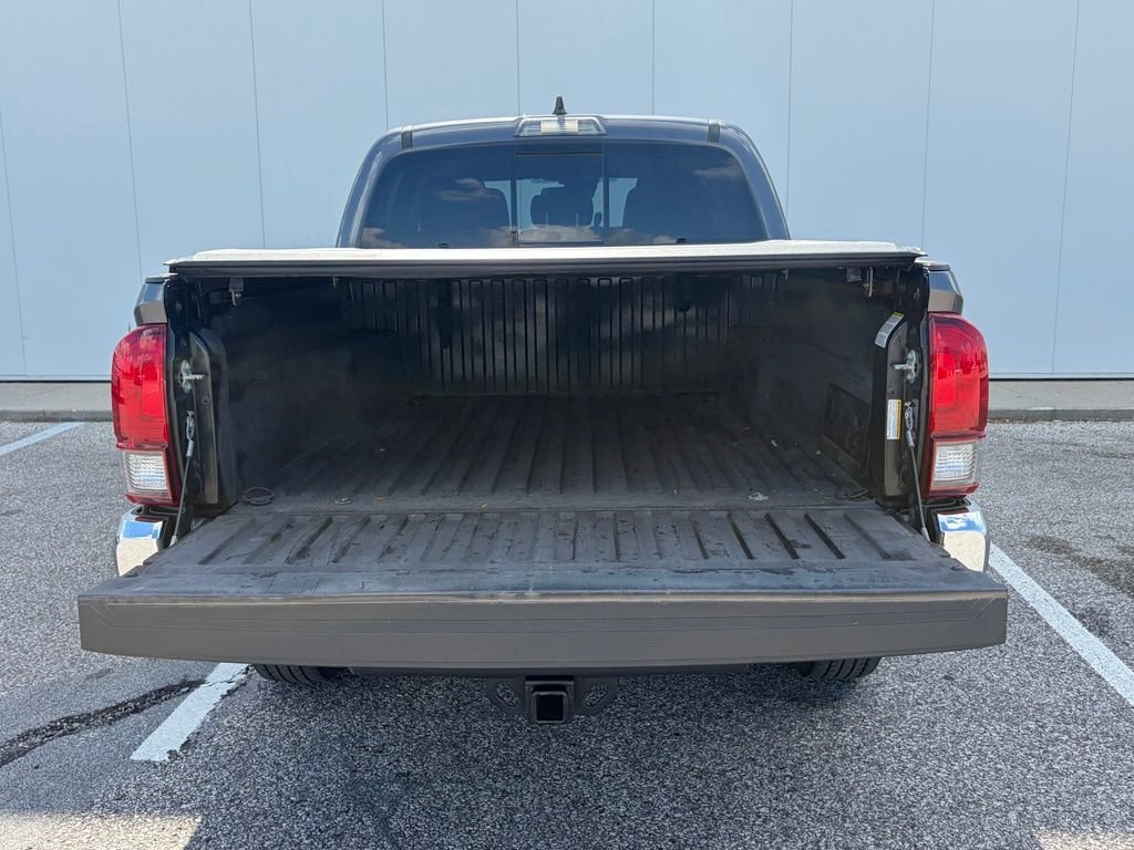 Used 2021 Toyota Tacoma SR5 AWD/4WD image 19
