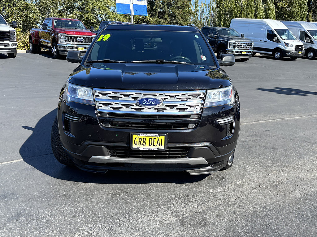 Certified 2019 Ford Explorer XLT w/ Class III Trailer Tow Package AWD/4WD image 2