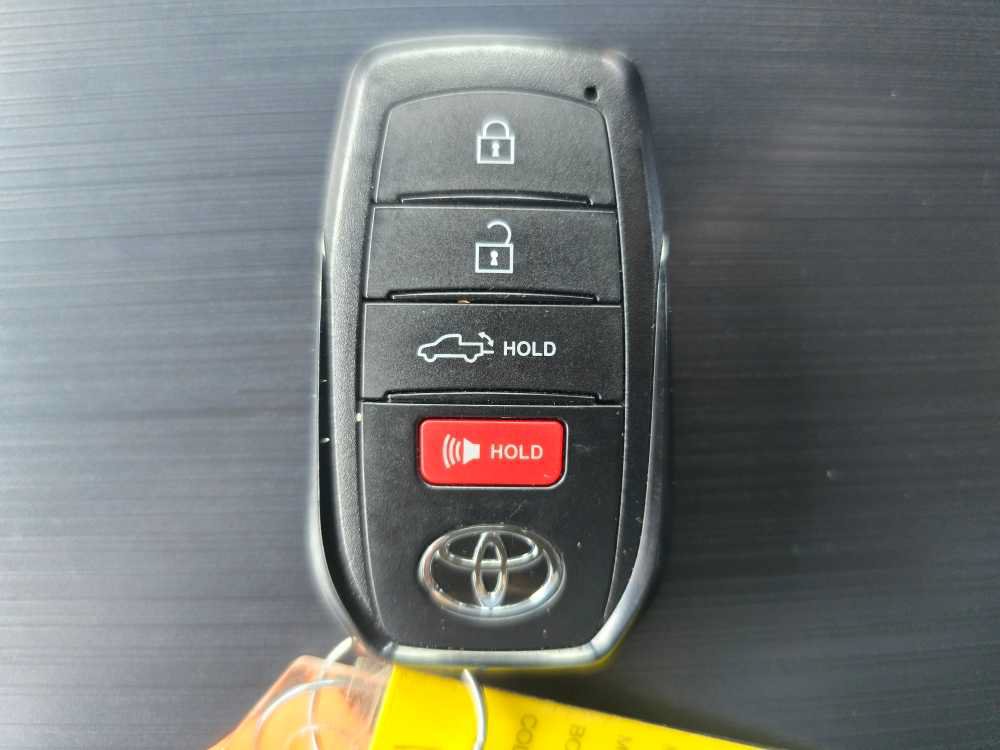 Used 2025 Toyota Tundra Platinum w/ TRD Off-Road Package AWD/4WD image 22