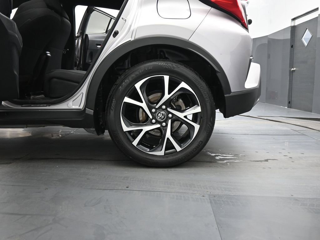 Used 2018 Toyota C-HR XLE image 19