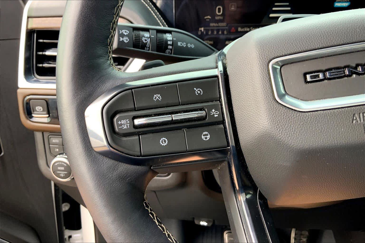 Used 2025 GMC Yukon XL Denali Ultimate w/ LPO, Floor Liner Package AWD/4WD image 24