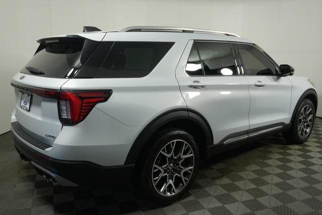 Certified 2025 Ford Explorer Platinum w/ Ultimate Package AWD/4WD image 3