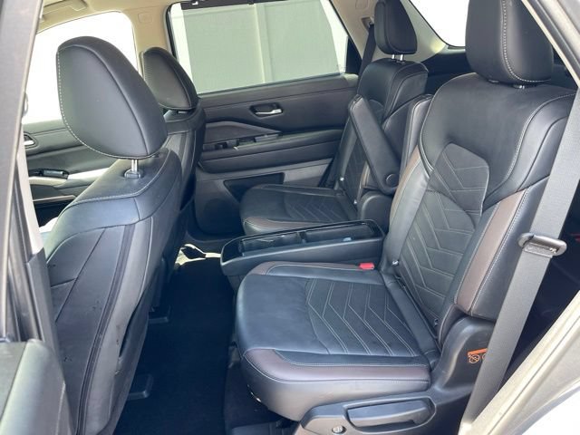 Used 2023 Nissan Pathfinder Platinum FWD image 18