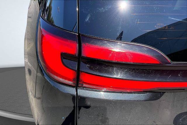 Used 2023 Chrysler Pacifica Touring-L FWD image 29