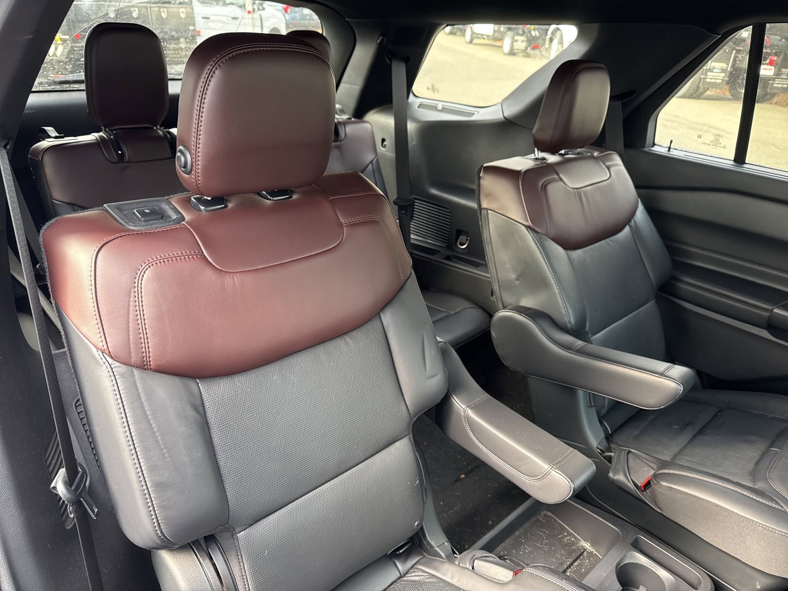 Certified 2020 Ford Explorer Platinum w/ Premium Technology Package image 31