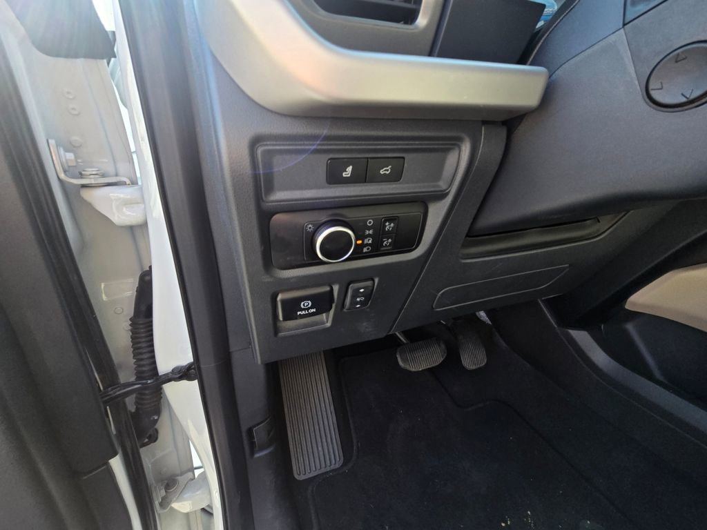 Certified 2024 Ford Expedition Max XLT image 10