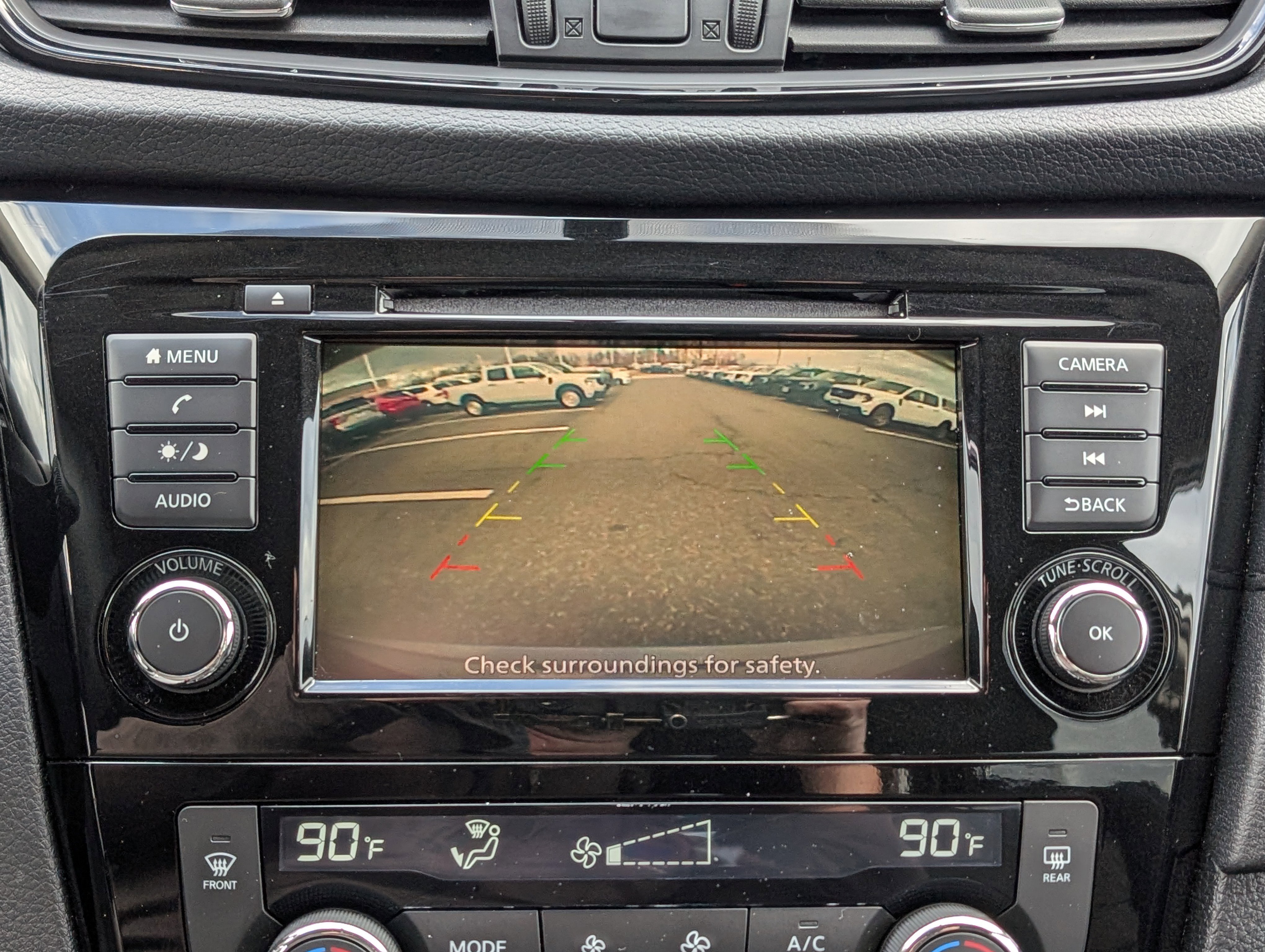 Used 2018 Nissan Rogue SV image 28