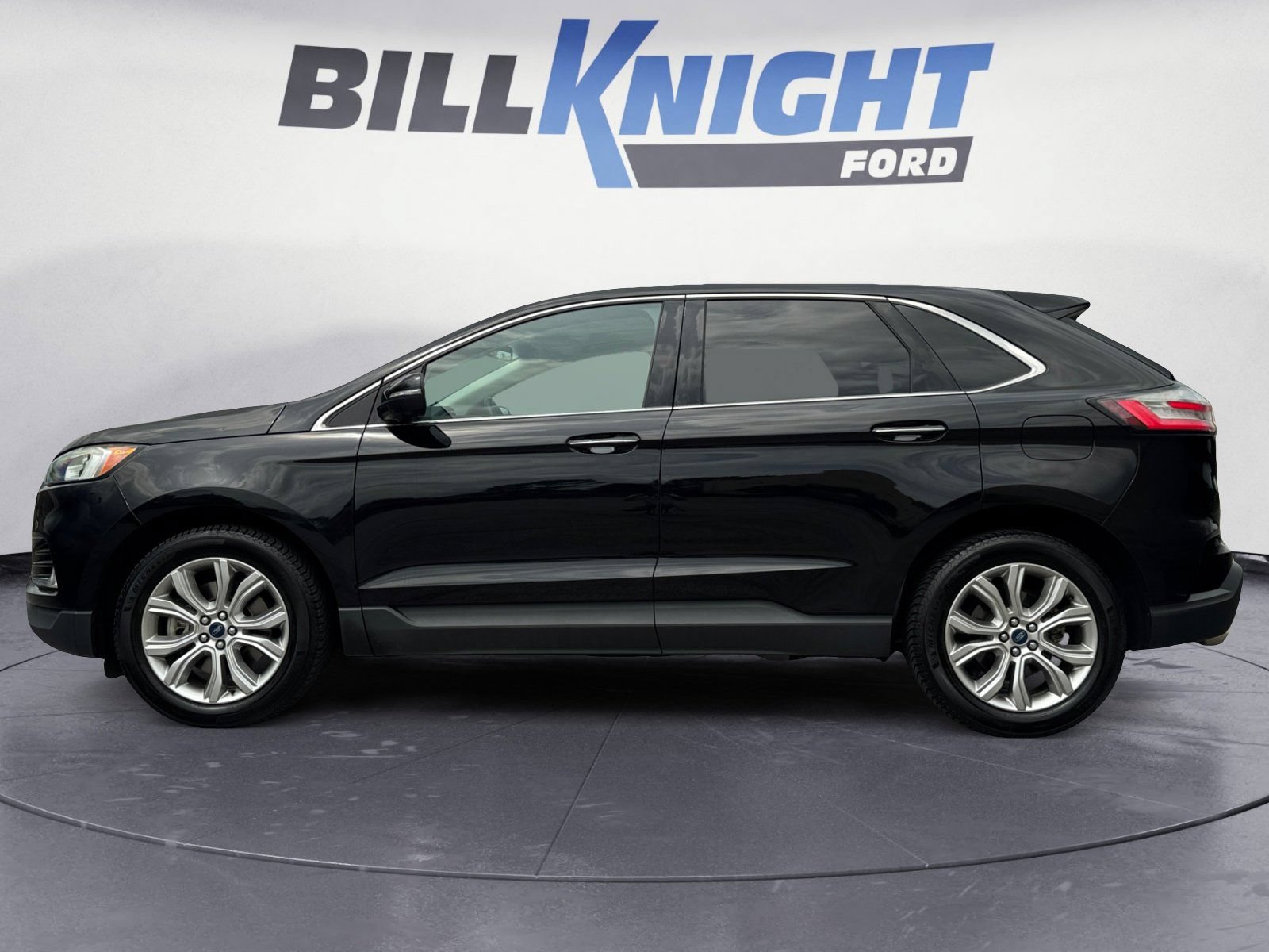 Certified 2019 Ford Edge Titanium AWD/4WD image 2