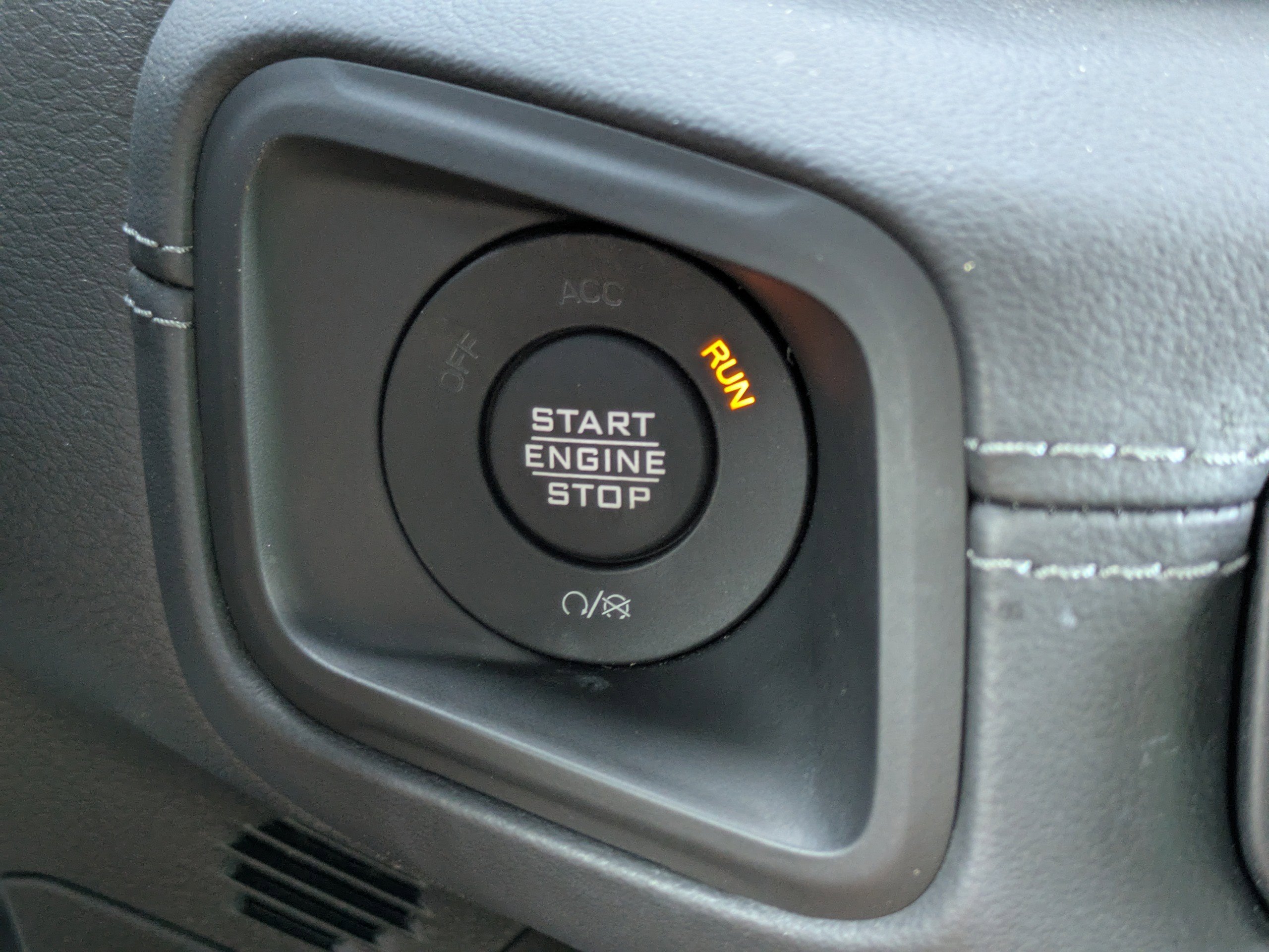 Used 2025 Jeep Wrangler Unlimited Sahara w/ Safety Group AWD/4WD image 23