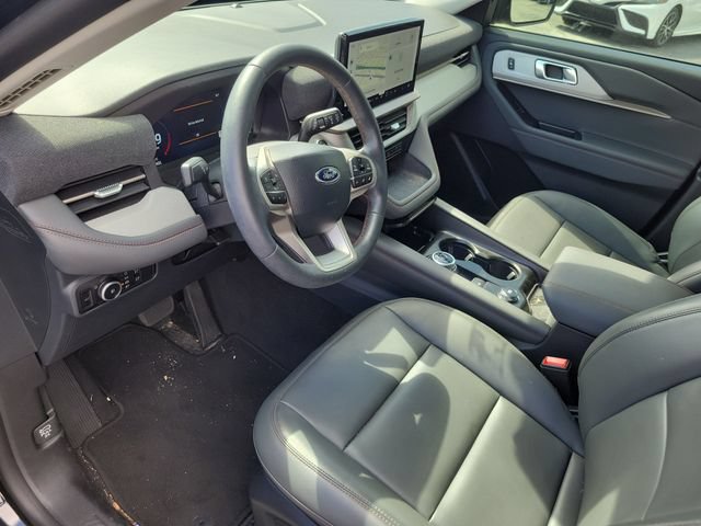 Certified 2025 Ford Explorer Active w/ Active Comfort Package RWD image 18