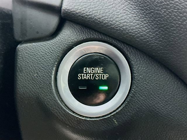 Used 2018 Chevrolet Equinox LT w/ Sun & Infotainment Package FWD image 21